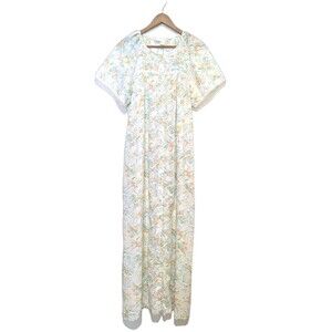 Vintage 1980s JCPenney White Floral Granny Nightgown Robe Buttoned Mumu L